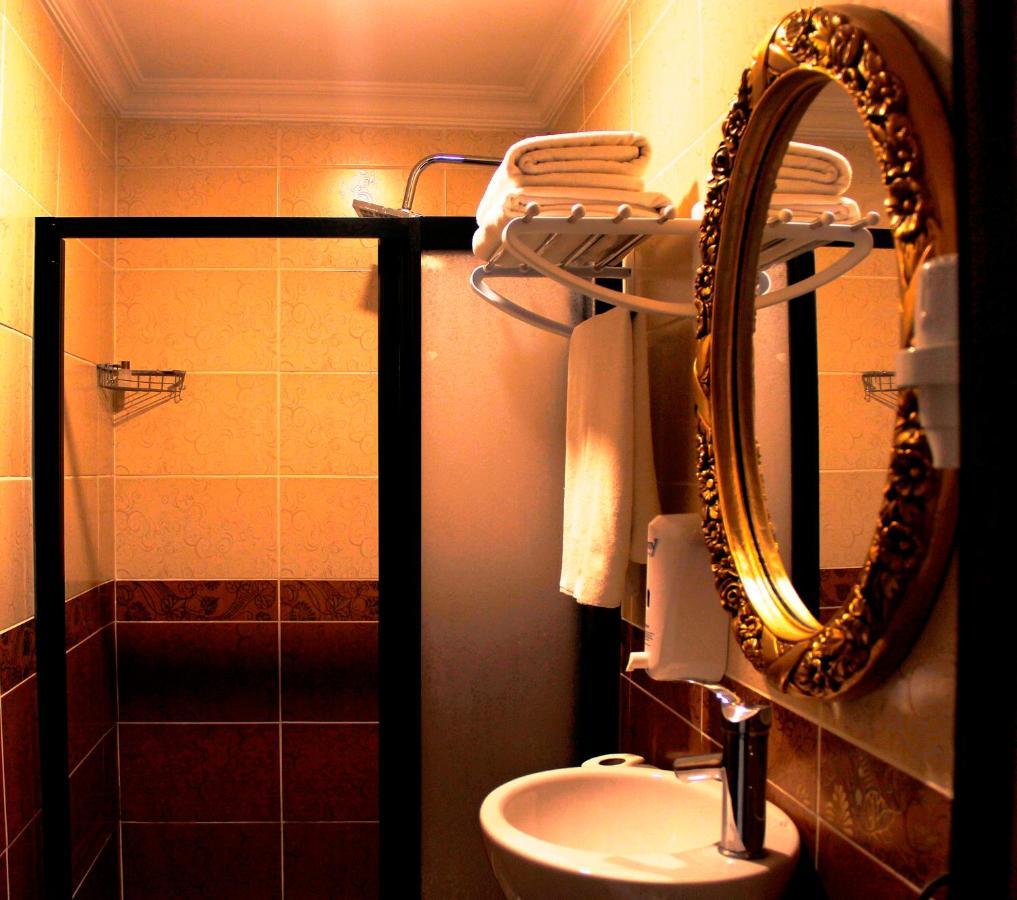 Gross Hotel Истанбул Екстериор снимка